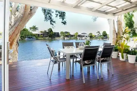 Noosa Entrance Waterfront Resort - 358