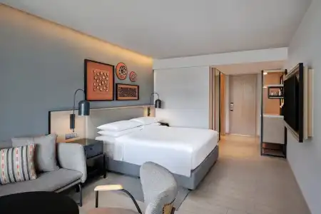 Four Points by Sheraton Phuket Patong Beach Resort - 41