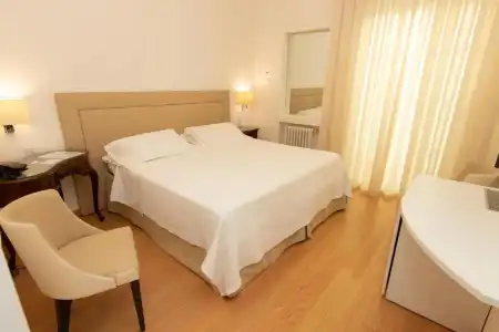 Universal Terme - 32
