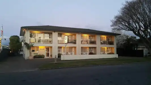 Six on Union - 31