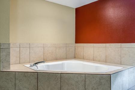 Red Roof Inn & Suites Little Rock - 78