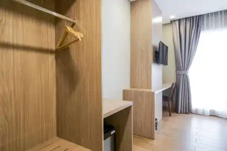 RedDoorz Premium near CBD Puri Indah - 56