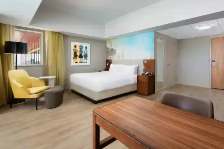 Courtyard by Marriott Santa Monica - 64