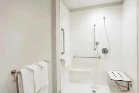 Holiday Inn Express & Suites Panama City Beach - Beachfront by IHG - 92