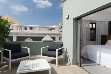 Suites 1478 - 21