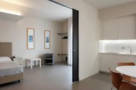 Hotel - 69