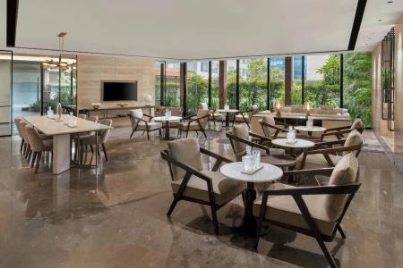 Courtyard by Marriott Mumbai International Airport - 99