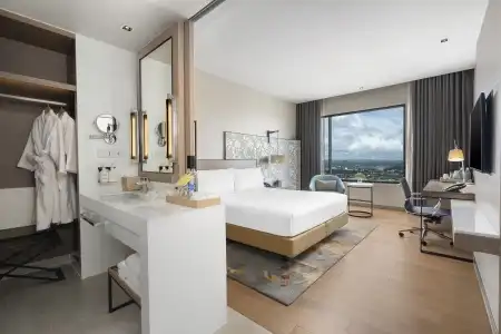 Holiday Inn & Suites Rayong City Centre by IHG - 5