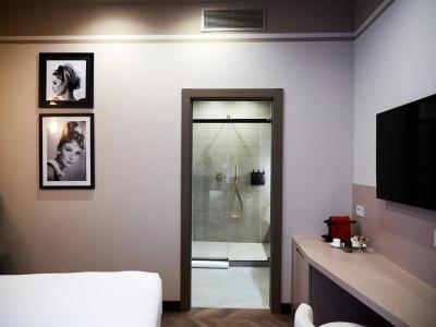 The Glam Boutique & Apt - 4