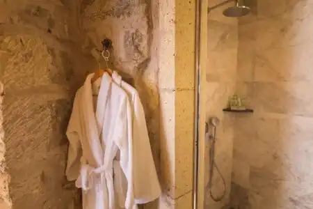 Solo Cave Suites - 82