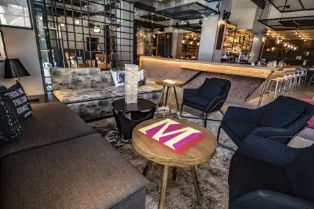 Moxy Chicago Downtown - 12