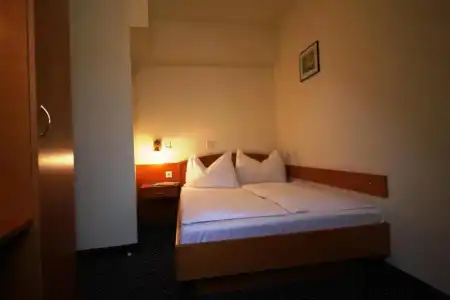 SUITE 900m ZUR OPER - 76