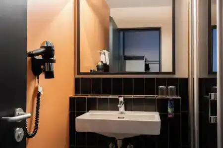 Holiday Inn - the niu, BLADE SOLINGEN by IHG - 41
