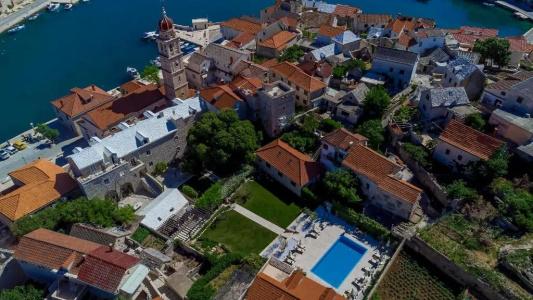 Puteus Palace Brac - 51
