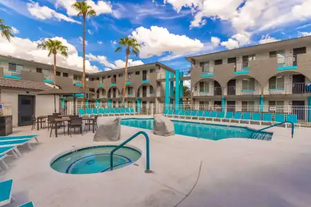 Hospitality Suite Resort - 14