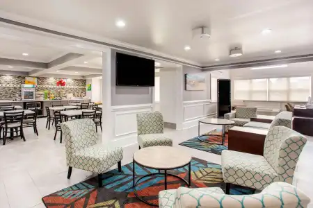 Quality Inn & Suites - 18