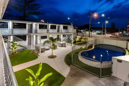Montego Mermaid Beach Motel - 15