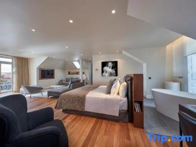 Les Suites at The Cliff Bay - 63