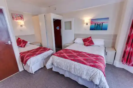 Sportsview Guest House - 66