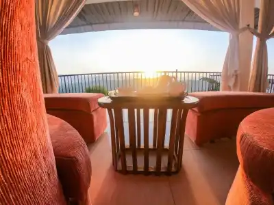 Romance Hills - 114