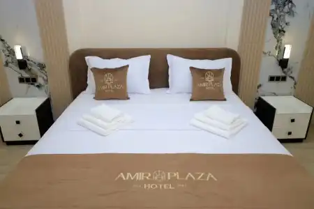 Amir Plaza - 73