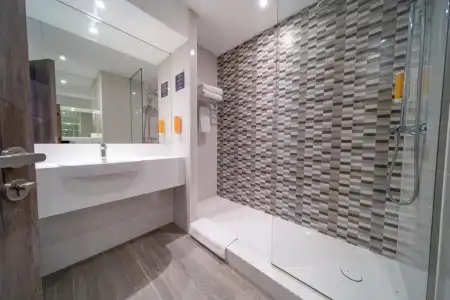 Premier Inn Dubai Barsha Heights - 24