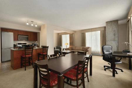 Embassy Suites Montréal by Hilton - 20