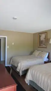 Village Inn & Suites - Sudbury - 2