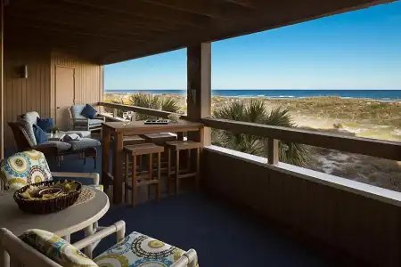 Hibiscus Oceanfront Resort - 45