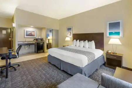 Best Western Naples Plaza - 30
