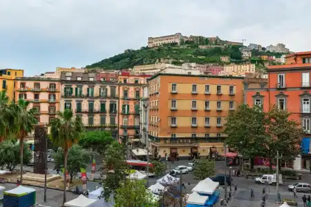 Piazza Carità - 73