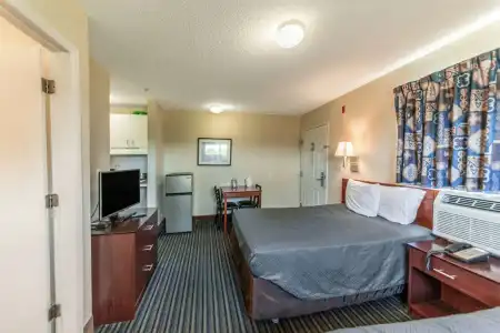 Motel 6 Greensboro, NC - I-40 - 2