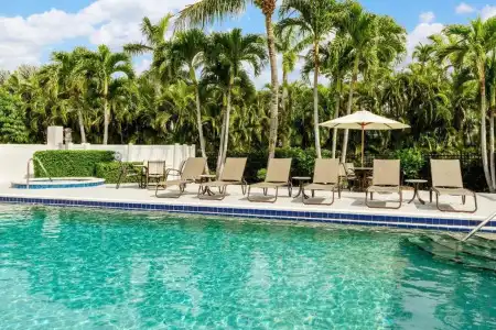 Olde Marco Island Inn and Suites - 10