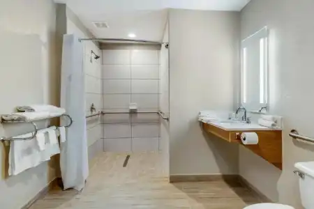 Days Inn by Wyndham San Antonio Downtown - 24