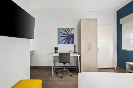 SureStay by Best Western Santa Monica - 65