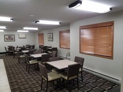 Americas Best Value Inn and Suites Bismarck - 14