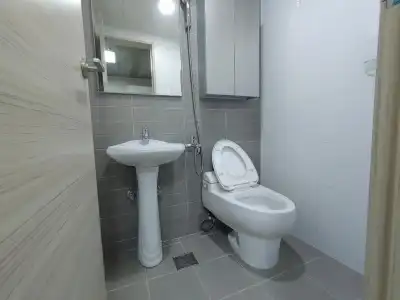KW Hongdae Line Hostel - 33