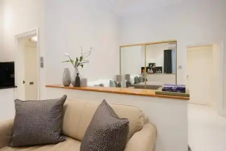 Queensgate Court - 295