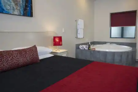 Aubyn Court Spa Motel - 168