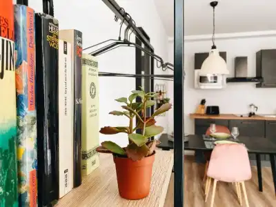 Melter & Apartments - a Neighborhood - 11