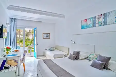 Hari Club Beach Resort - 50