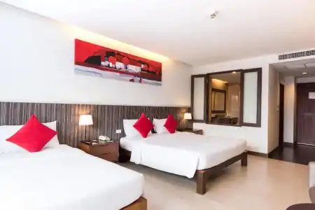 J Pattaya - 33