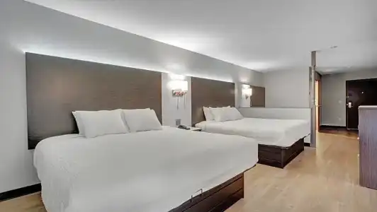 Days Inn & Suites by Wyndham Niagara Falls/Buffalo - 38