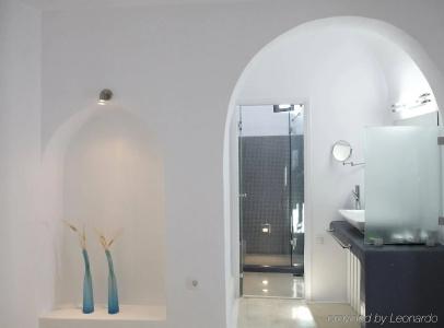 Sun Rocks Boutique | Caldera View Suites & Sunset Dining Experience - 43
