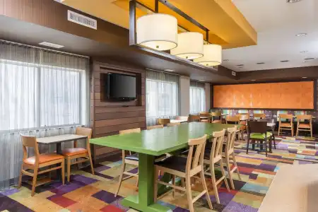 Fairfield Inn & Suites Lincoln - 15