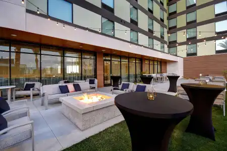 Home2 Suites by Hilton Las Vegas Convention Center - 24