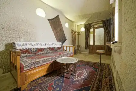Safran Cave - 130