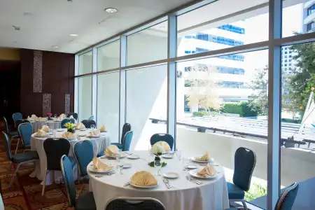 Embassy Suites Los Angeles - Glendale - 23