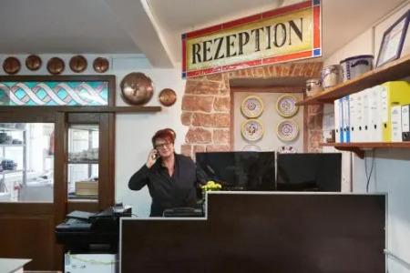 & Restaurant Burgschänke - 29