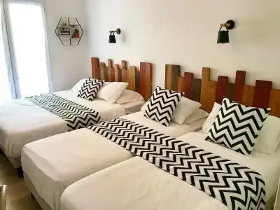 Hôtel Les Volets Rouges - Cassis - 87